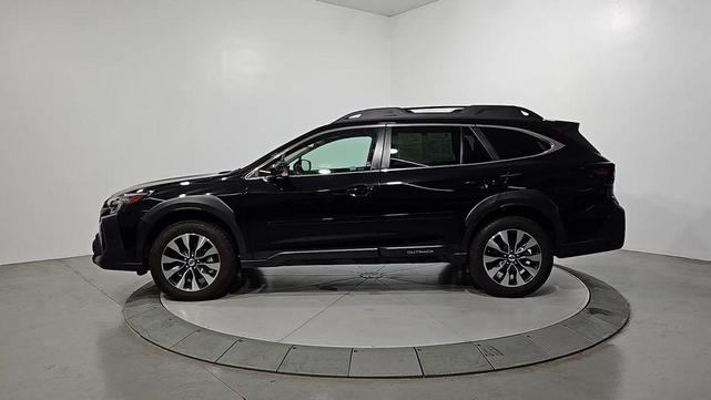 Photo of 2023 Crystal Black Silica Subaru Outback