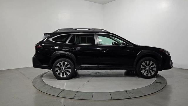 Photo of 2023 Crystal Black Silica Subaru Outback