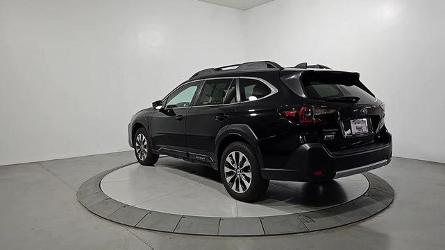 Photo of 2023 Crystal Black Silica Subaru Outback