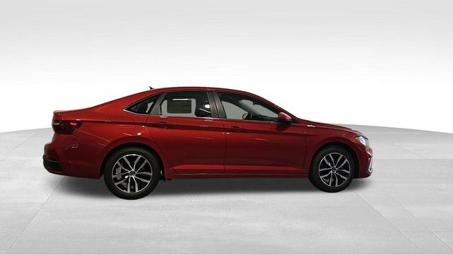 Photo of 2025 Kings Red Metallic Volkswagen Jetta