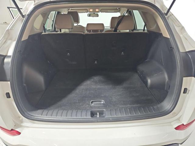Photo of 2016 Dazzling White Hyundai TUCSON