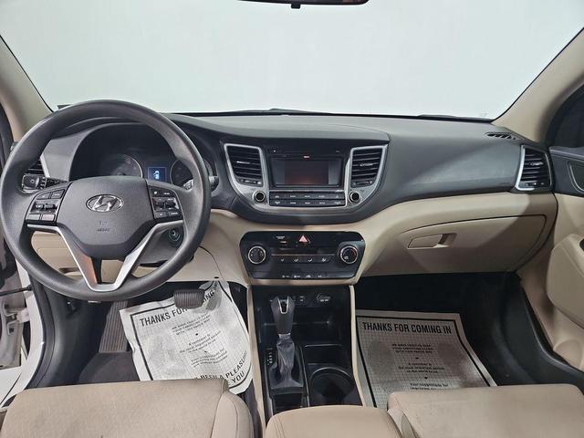 Photo of 2016 Dazzling White Hyundai TUCSON