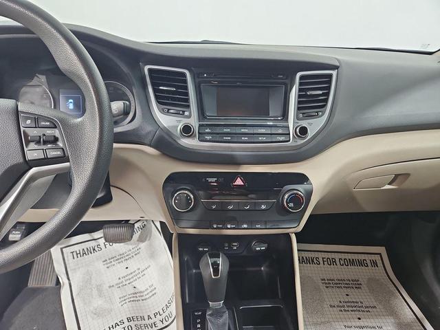 Photo of 2016 Dazzling White Hyundai TUCSON