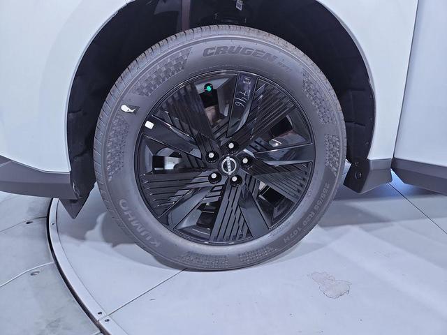 Photo of 2025 Everest White P Nissan Murano