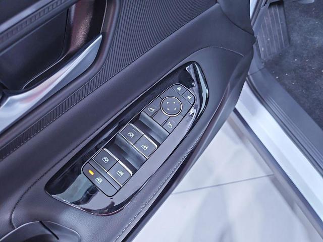 Photo of 2025 Everest White P Nissan Murano