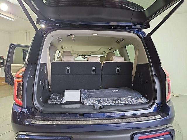 Photo of 2025 Deep Ocean Blue Nissan Armada