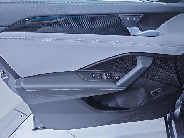 Photo of 2025 Platinum Gray Metallic Volkswagen Tiguan