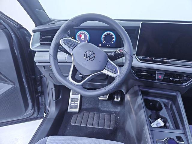 Photo of 2025 Platinum Gray Metallic Volkswagen Tiguan