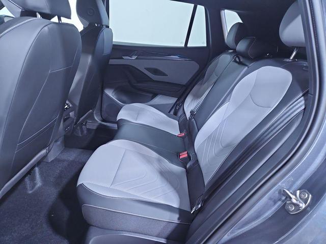 Photo of 2025 Platinum Gray Metallic Volkswagen Tiguan