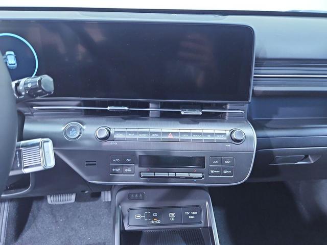 Photo of 2025 Gray Pearl Hyundai KONA EV