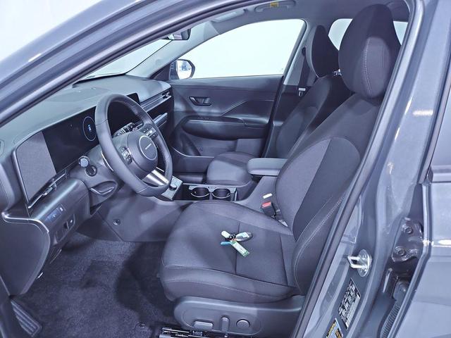 Photo of 2025 Gray Pearl Hyundai KONA EV