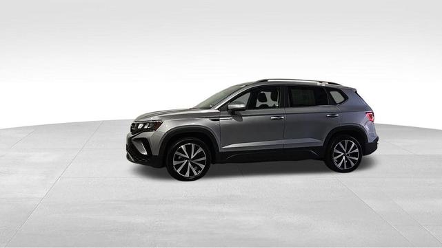 Photo of 2024 Pyrite Silver Metallic Volkswagen Taos