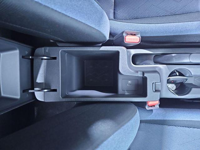 Photo of 2025 Gun Metallic Nissan Versa