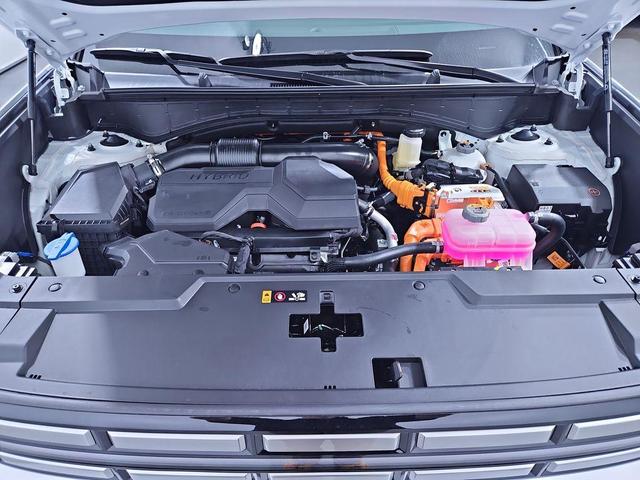 Photo of 2026 White Hyundai SANTA FE HEV