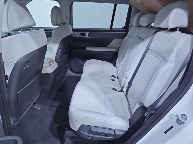 Photo of 2026 White Hyundai SANTA FE HEV