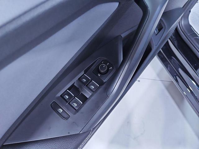 Photo of 2025 Deep Black Pearl Effect Volkswagen Jetta