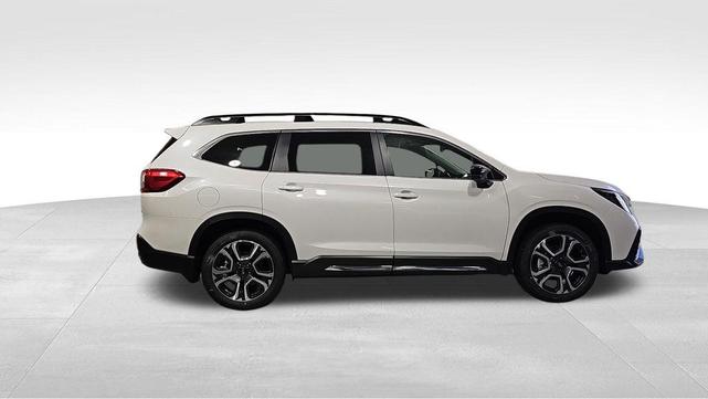 Photo of 2025 Crystal White Pearl Subaru Ascent