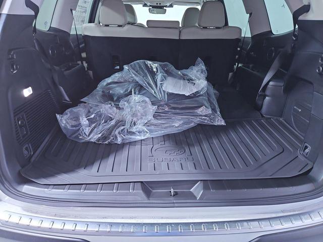 Photo of 2025 Crystal White Pearl Subaru Ascent