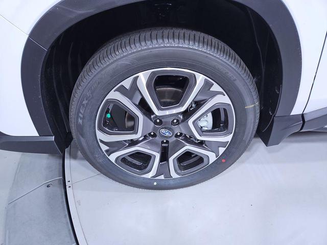 Photo of 2025 Crystal White Pearl Subaru Ascent