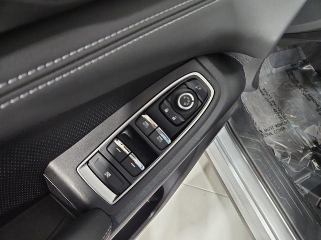 Photo of 2024 Ice Silver Metallic Subaru Ascent