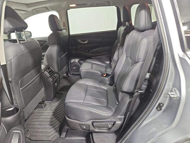 Photo of 2024 Ice Silver Metallic Subaru Ascent
