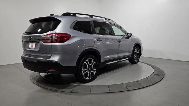 Photo of 2024 Ice Silver Metallic Subaru Ascent