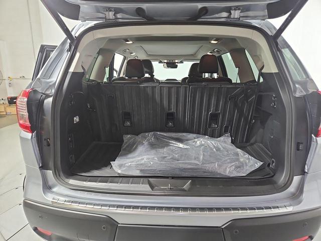 Photo of 2024 Ice Silver Metallic Subaru Ascent