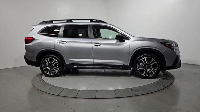 Photo of 2024 Ice Silver Metallic Subaru Ascent