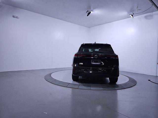 Photo of 2025 Deep Black Pearl Effect Volkswagen Tiguan