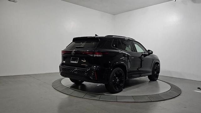 Photo of 2025 Deep Black Pearl Effect Volkswagen Tiguan
