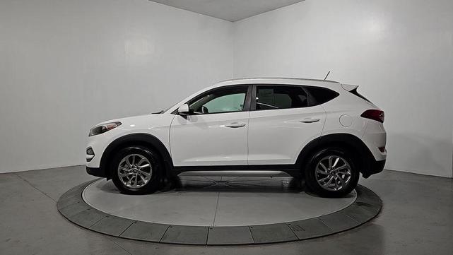 Photo of 2017 Winter White Hyundai TUCSON