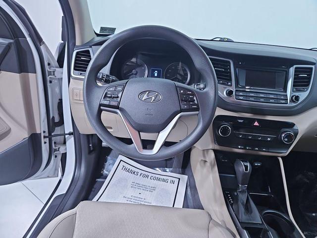 Photo of 2017 Winter White Hyundai TUCSON