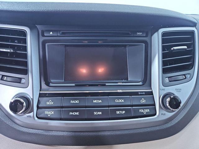 Photo of 2017 Winter White Hyundai TUCSON