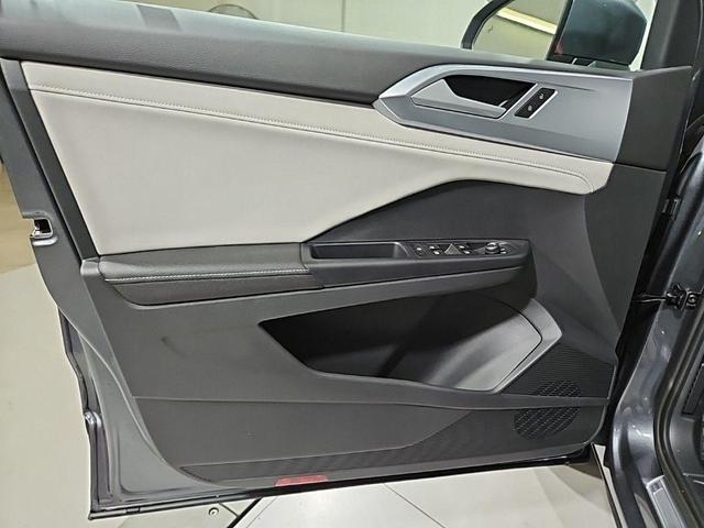 Photo of 2025 Platinum Gray Metallic Volkswagen Taos