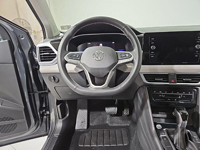 Photo of 2025 Platinum Gray Metallic Volkswagen Taos