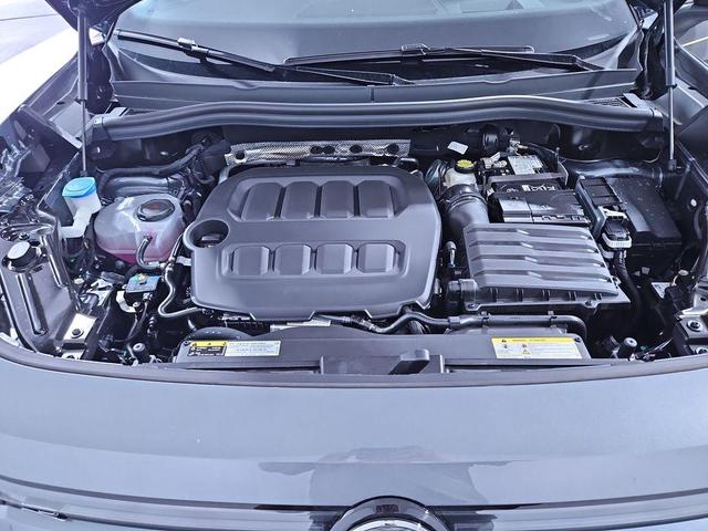 Photo of 2025 Platinum Gray Metallic Volkswagen Tiguan