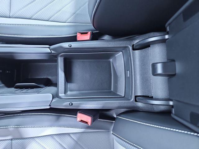 Photo of 2025 Platinum Gray Metallic Volkswagen Tiguan