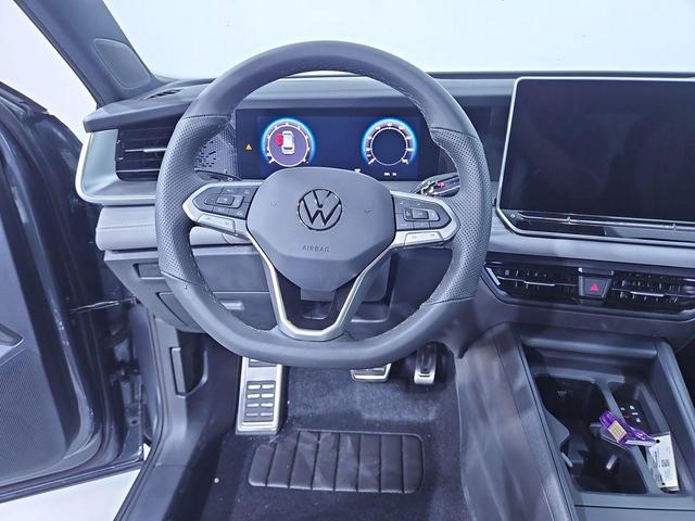 Photo of 2025 Platinum Gray Metallic Volkswagen Tiguan
