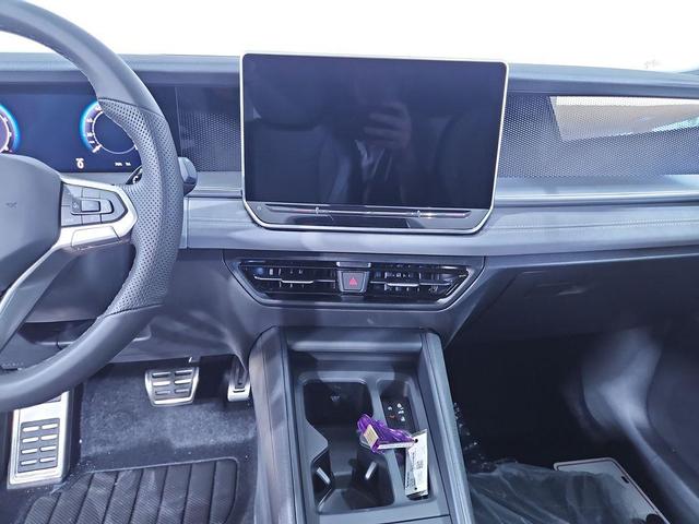 Photo of 2025 Platinum Gray Metallic Volkswagen Tiguan
