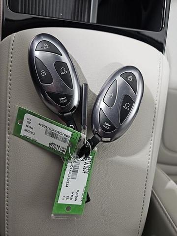 Photo of 2025 Ash Black Hyundai TUCSON Hybrid