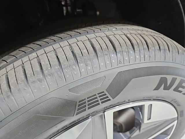 Photo of 2025 Ash Black Hyundai TUCSON Hybrid
