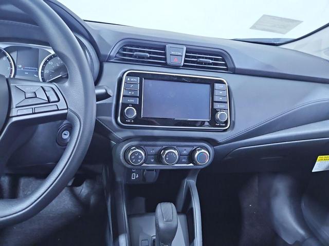 Photo of 2025 Cloud White Nissan Versa