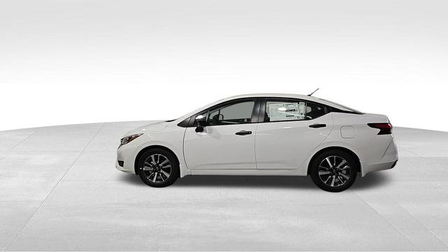 Photo of 2025 Cloud White Nissan Versa