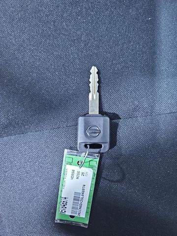 Photo of 2025 Cloud White Nissan Versa