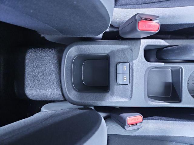 Photo of 2025 Cloud White Nissan Versa