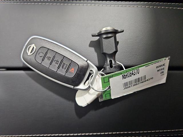 Photo of 2026 Everest White P Nissan Rogue