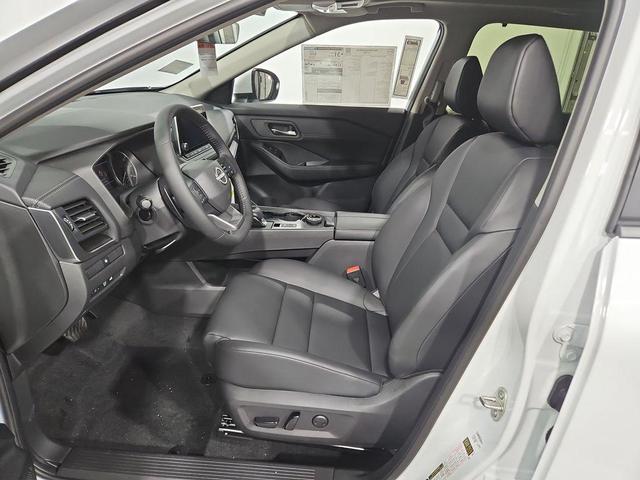 Photo of 2026 Everest White P Nissan Rogue