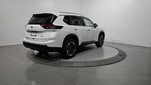 Photo of 2026 Everest White P Nissan Rogue