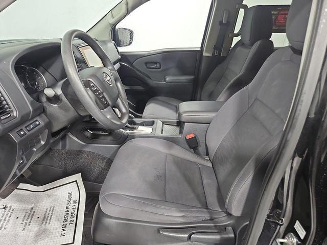 Photo of 2022 Black Nissan Frontier