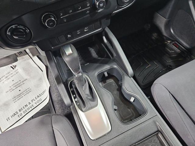 Photo of 2022 Black Nissan Frontier